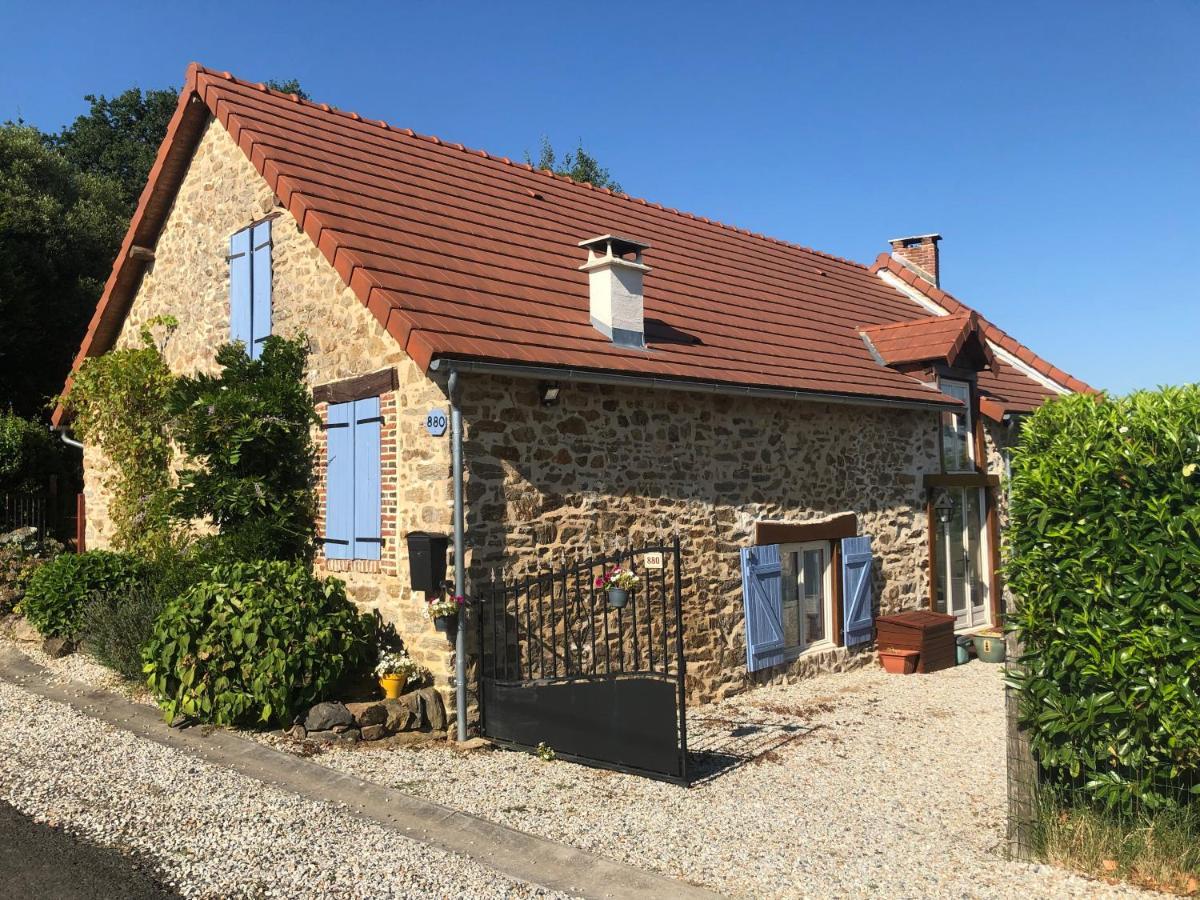 Les Landes Hotel Saint-Pardoux-Corbier Exterior photo